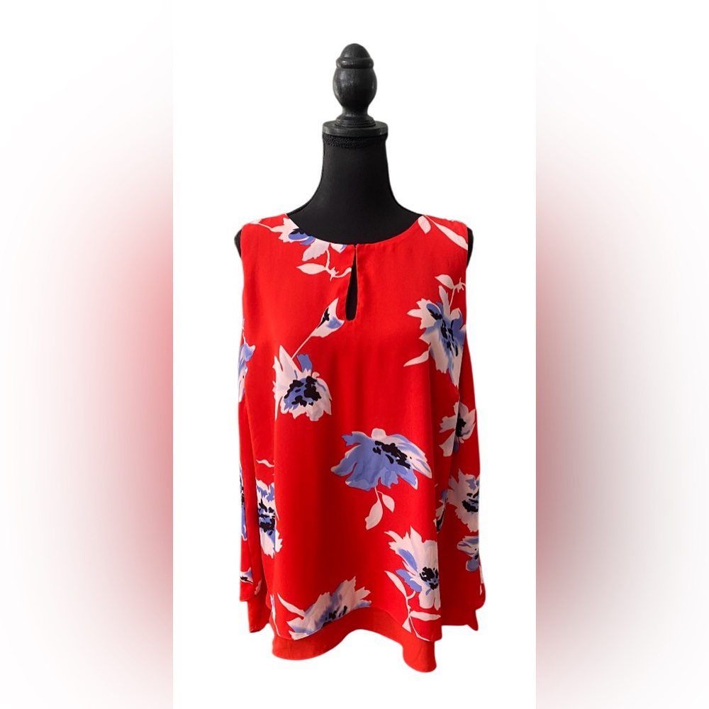 Lila Rose: Ted Floral Floxy Blouse with Key Hole Front